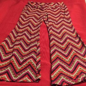 Colorful Chevron Pattern Leggings.
